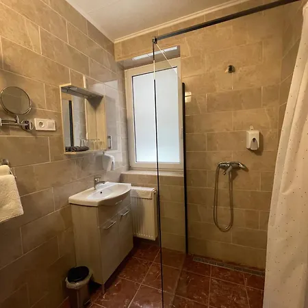 Hunor Hotel